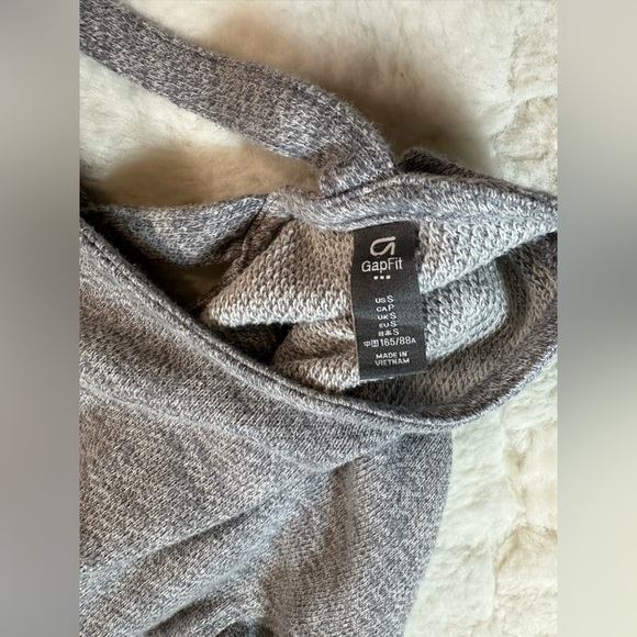 Gap Fit cross back wide semi crop sweat shirt women’s size S small gray - Picture 7 of 7